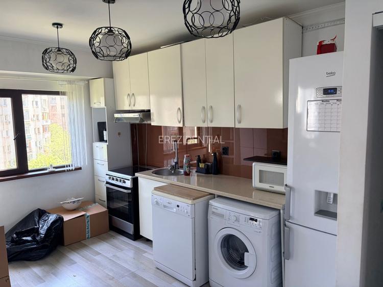 Apartament - 3 camere - semidecomandat - Tineretului - 9