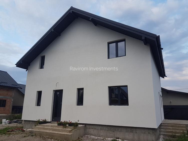 Casa noua, P+E, 5 camere, 2 bai, terasa, teren 400mp, in Lilieci, strada Rozelor - 25