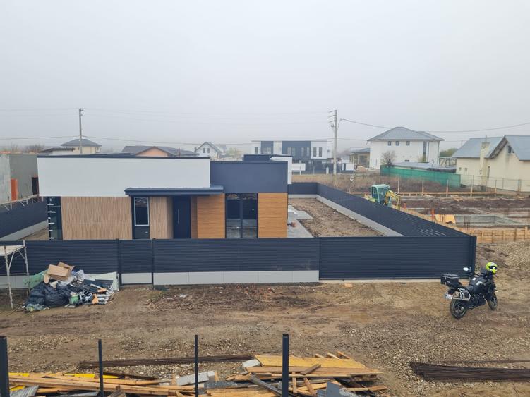 5d93c277-893d-4e6d-8ece-80b1c3a4185f - 1