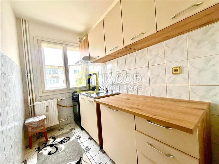 Apartament doua camere, str. Milcov, etajul 3 - 7