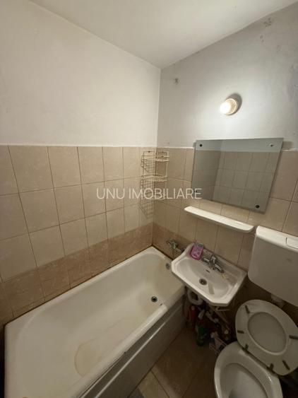 Apartament 1 Camera bloc T Pacurari zona Alpha Bank - Etaj intr. - 7min de Copou - 5