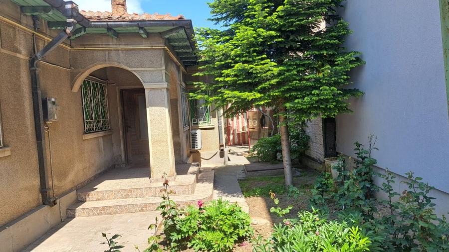 Coiciu - Trocadero - teren 325 mp + casa chirpic si caramida - 2