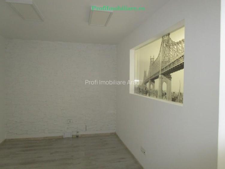 Spatiu-Apartament 6 camere, 158 mp, Micalaca zona 300, acces separat - 16