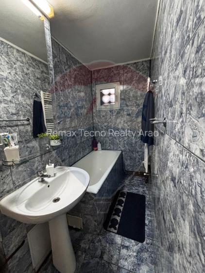 Apt. etaj 2 -zona centrala cu loc de parcare - 10