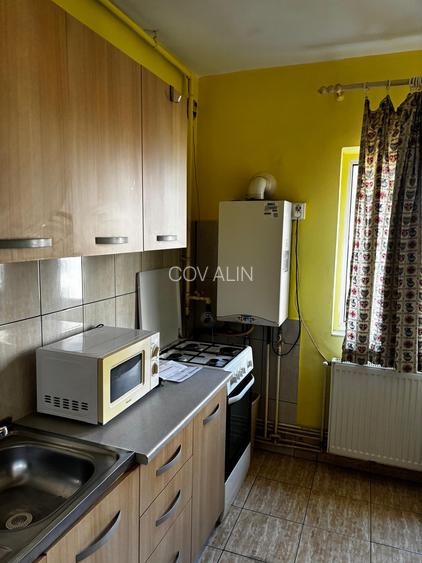 Garsoniera situata in zona Vlahuta, etaj 5, partial mobilata si utilata! - 3