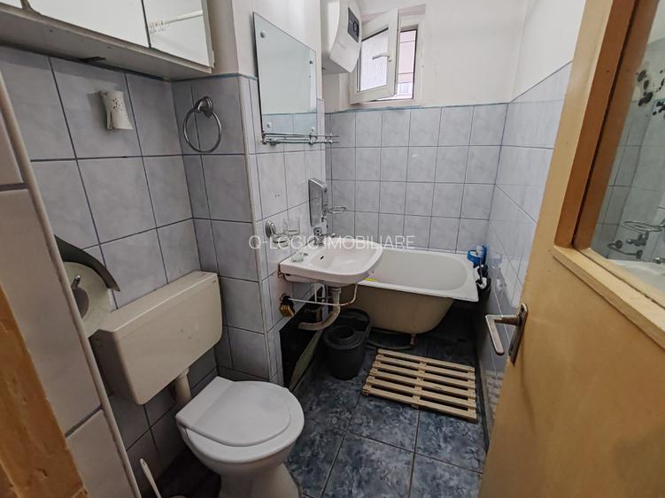 Apartament 3 camere liber la vanzare zona Astra - 13