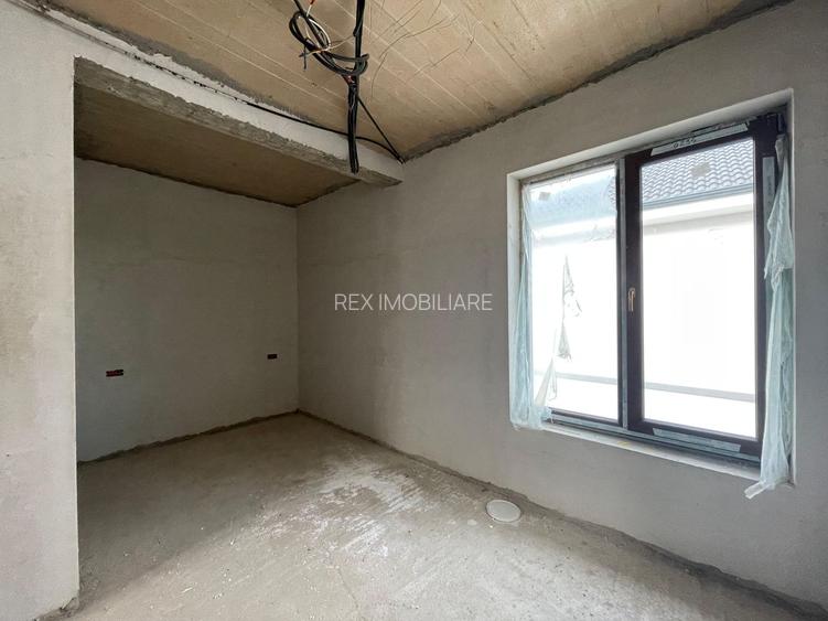 Duplex separat prin garaj si superpozitie - 9