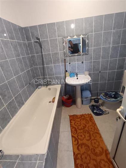 Casa Chercea, doua corpuri cladire, 3 camere, suprafata 256 mp - 7