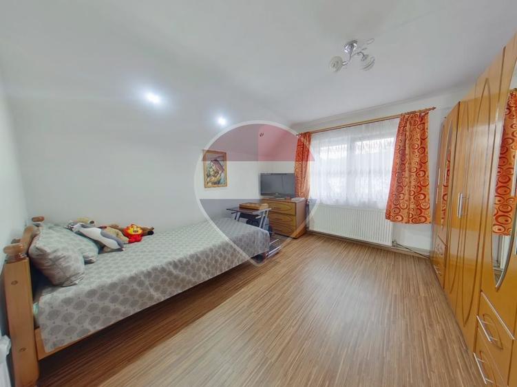 Casă / Vilă cu 4 camere de vânzare