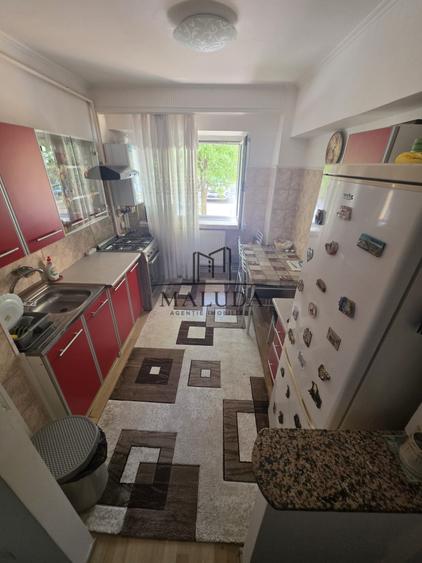 Apartament 3 camere de vanzare in Prundu