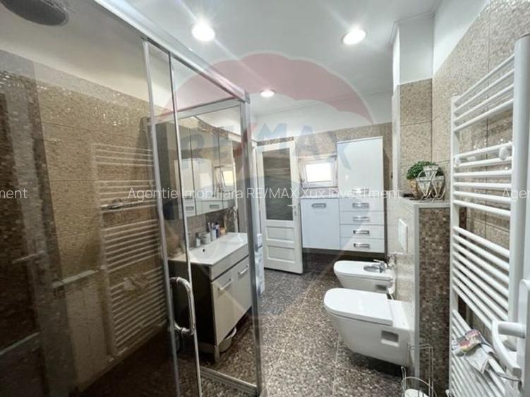 Casă  str. Progresului , Sebes, destinatie : uni/multifamiliala - 4