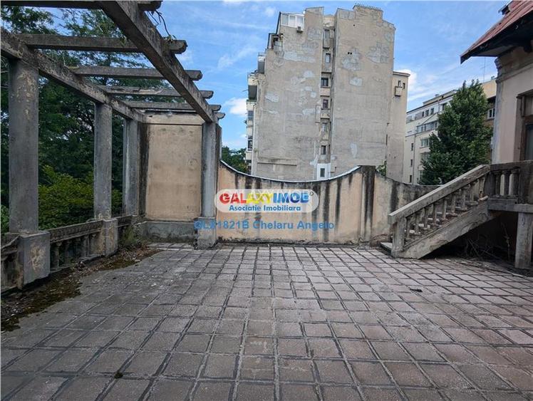 Cismigiu, vila neoromaneasca, suprafata construita 3000 mp, teren 1760 - 14
