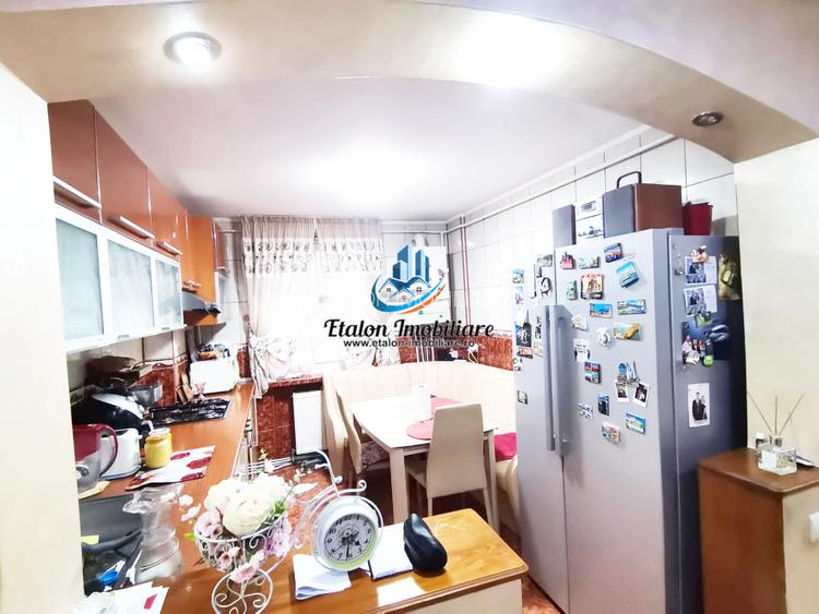 Apartament 3 camere decomandat, zona Spital Piatra Neamt - 9