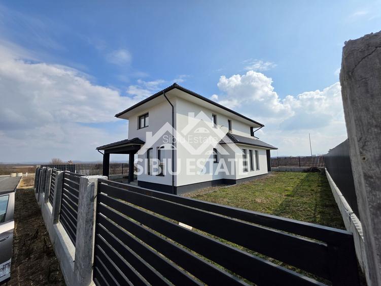 Casa individuala ,cu carport si pivnita, Calea Cisnadiei - 5