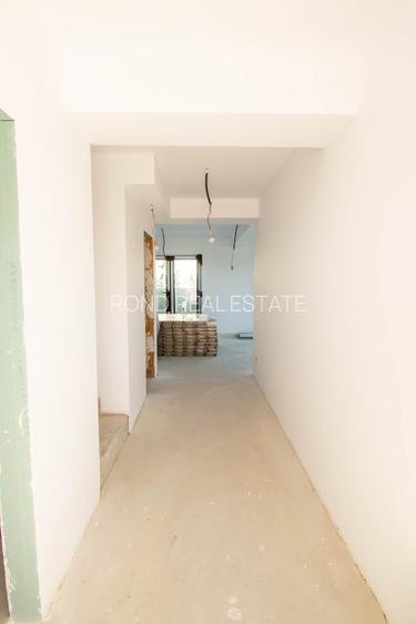 Vila alipita,finalizata, impecabil executata, teren 350mp, preechipare AC - 3