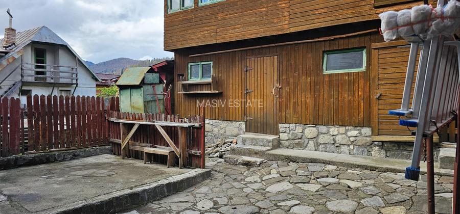 Casa de vânzare în stațiunea Azuga - 11