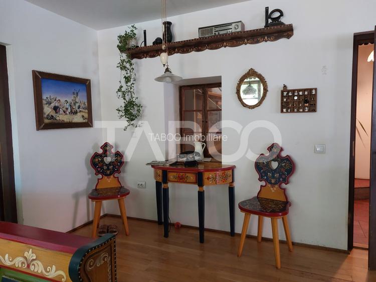Casa de vanzare specific sasesc si atelier pret avantajos Cisnadioara - 24