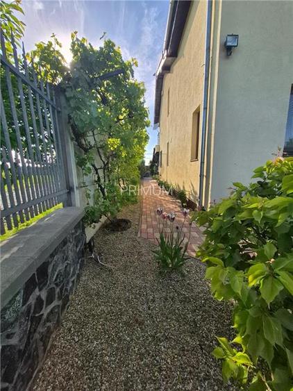 DUPLEX 5 CAMERE - ZONA LINISTITA - TOATE UTILITATILE - GATA DE MUTAT - 4