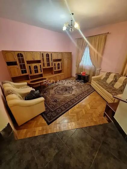 Casă cu teren – ideală pentru spații comerciale / birouri – Sector 4 - 6