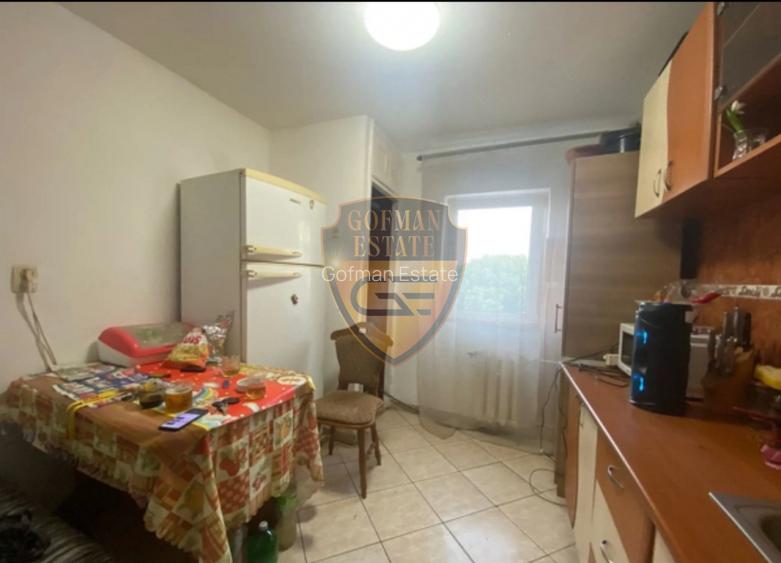 4 camere, Inel 2, etaj 3 / 4, decomandat, balcon 3.7 mp, gaze la usa, 69.2 mp - 4