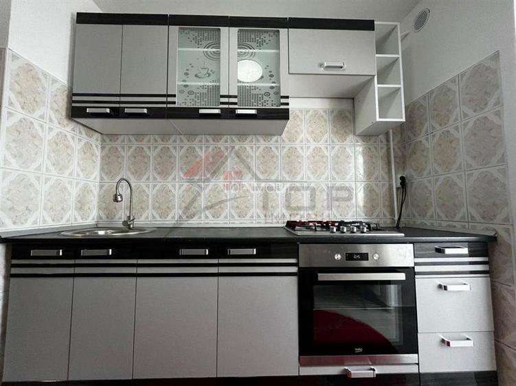 Galata - LIDL , 2 camere decomandat cu geam la baie - 4