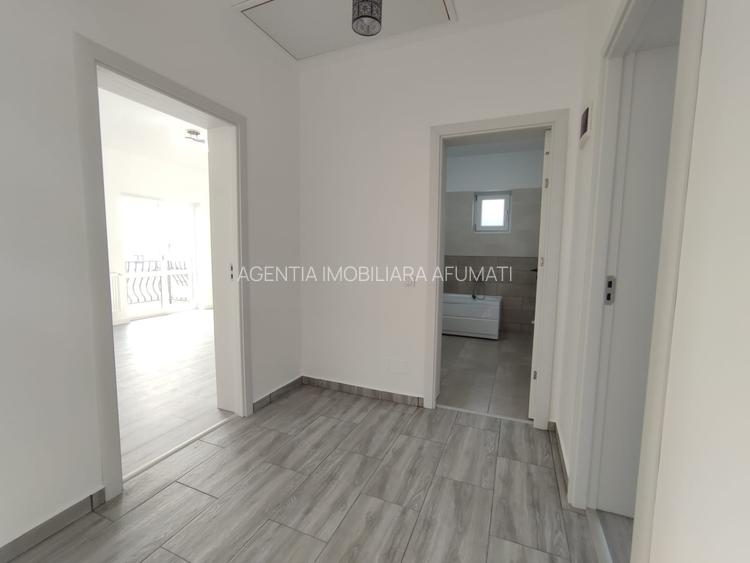 Casă modernă cu living spectaculos - 6