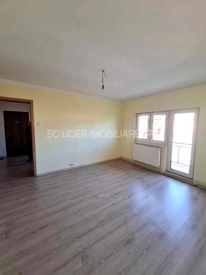 Apartament de vanzare cu 2 camere, zona Biomedica - 3