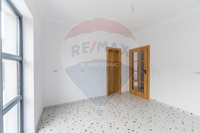 Casă elegantă și spațioasă – în complex privat, zona centrală Arad - 12