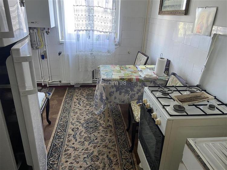 Apartament 3 camere , zona Gara , decomandat, 74 mp ,construit in 1980 , mobilat - 6