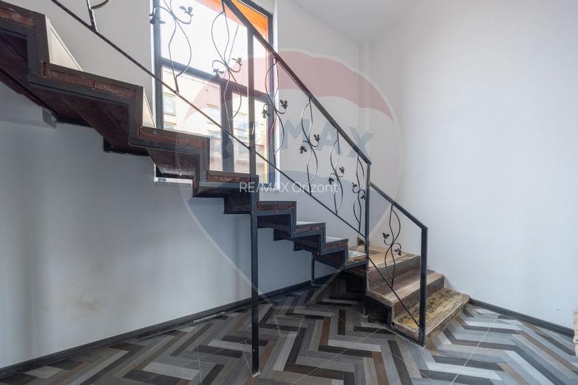 Spațiu comercial/birouri  de închiriat în zona 13 Decembrie - 9