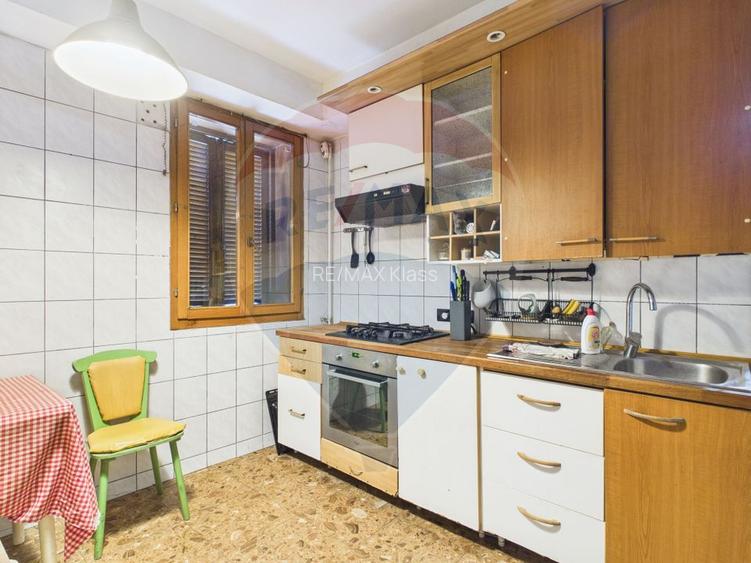 Casa interbelica de vanzare metrou 1 Mai, cu potential - 21