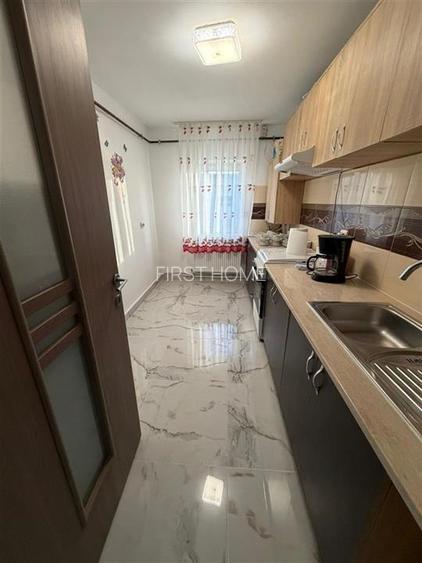 Apartament 3 camere  , zona Inspectorat Scolar, etaj 4 cu acoperis - 7