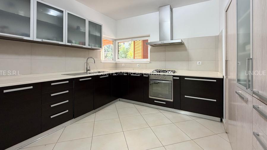 Pipera: Vila spatioasa cu 5 dormitoare si o curte de 350 mp ! - 11