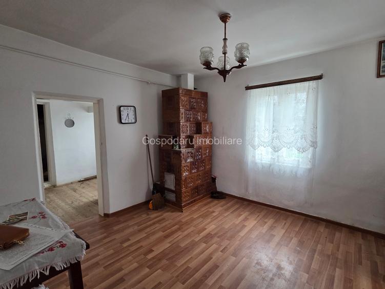 De vanzare casa din caramida in Sascut Targ cu deschidere la E85 - 3