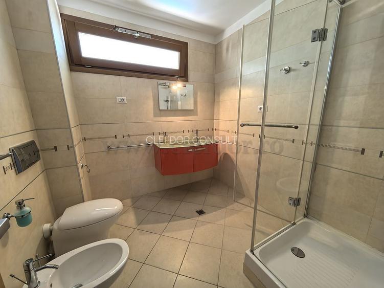 Vila de Lux in apropiere de British School - 11