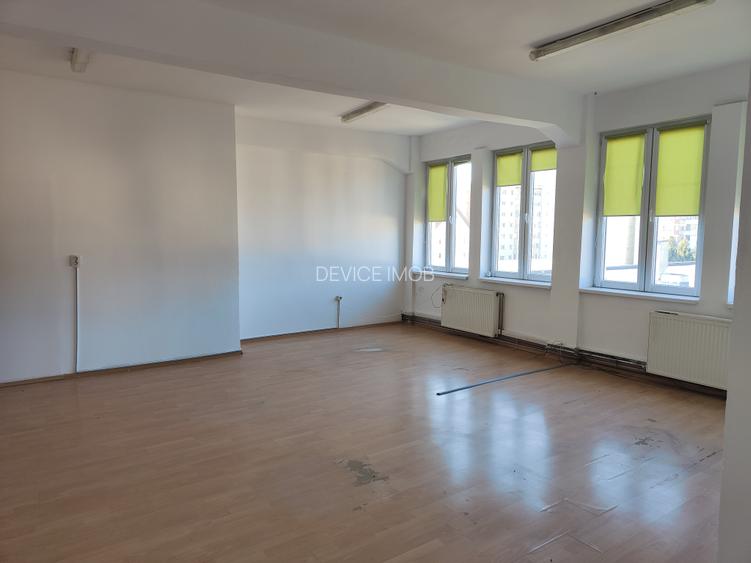 Ciucas--Spatiu birouri 260 mp compartimentat ,parcare ,liber - 4