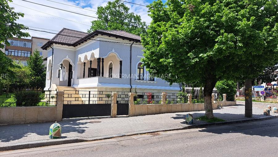C-lung Muscel„Casa Olaru'' (1928) – Vilă monument istoric restaurată impecabil, - 3