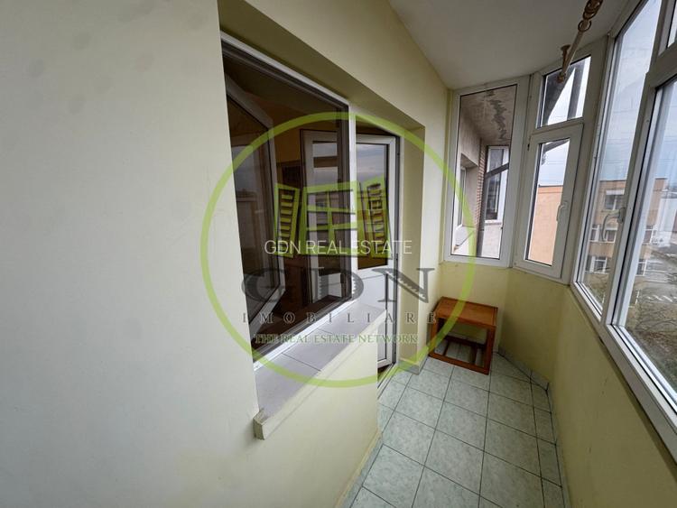 Apartament 3 camere, decomandat, 72mp, cartier 1 Mai, zona Scoala 36 - 12