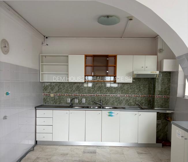 OCAZIE DEOSEBITA! 1100 euro/mp , 725 mp ,vila cu teren in sector 1,zona selecta - 8