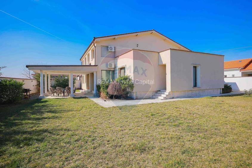 De vânzare Casă/Pensiune în zona Nufărul - Sânmartin - 2