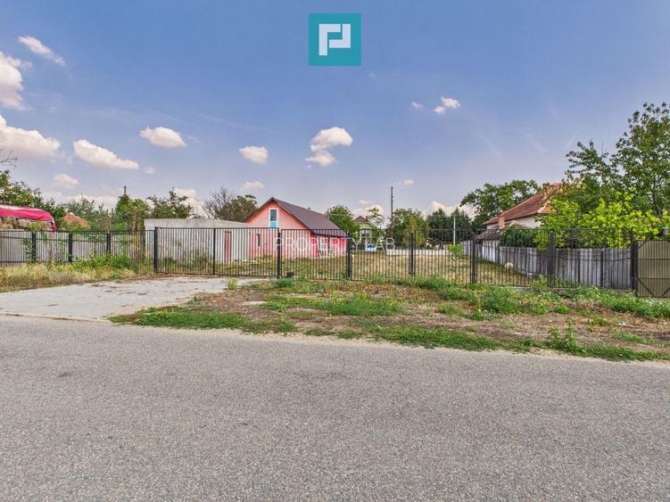 Casă/spațiu comercial pe DN79 în Zimandu Nou - 14