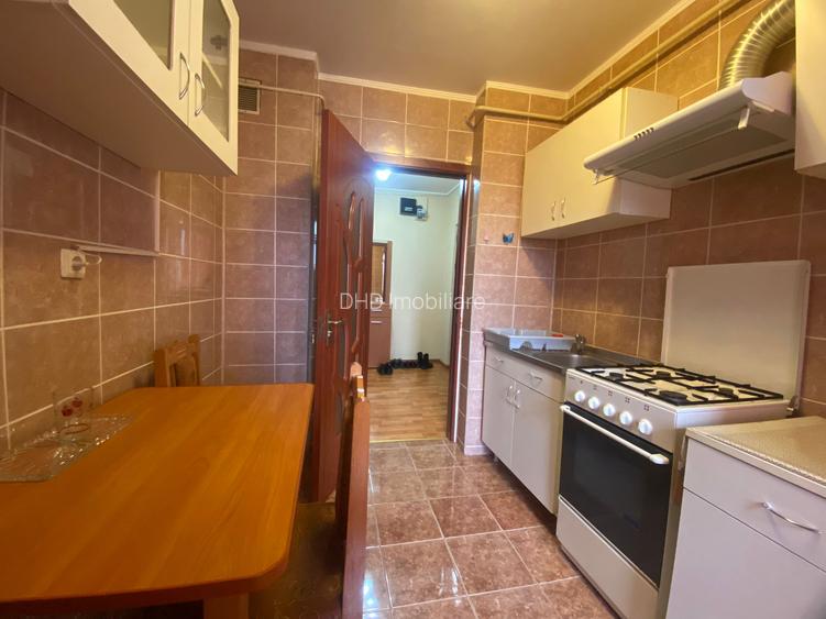 Apartament 2 cam decomandat, centrală termică, mobilat și utilat - 2