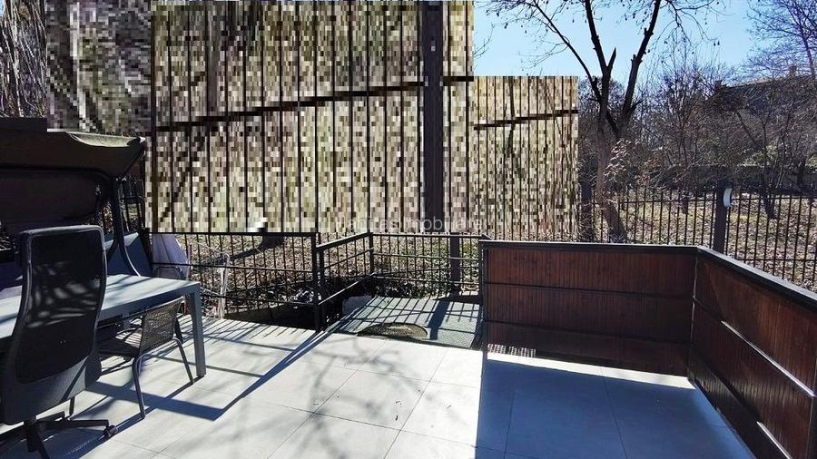 Casă compusa din 3 apartamente, P+E,  zona central - 23