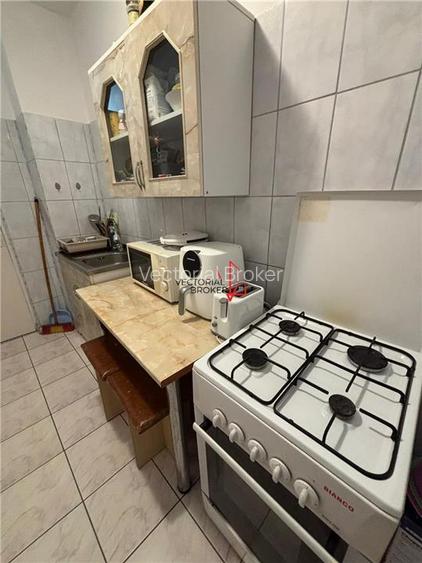 Garsoniera zona Dristor Metrou - 9