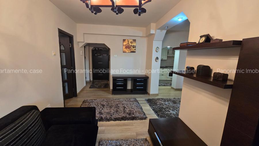 3 camere de vanzare  , etajul 1, ultracentral, Focsani - 24