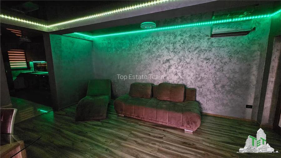 2 case  la pret de una in Valu lui Traian - 10