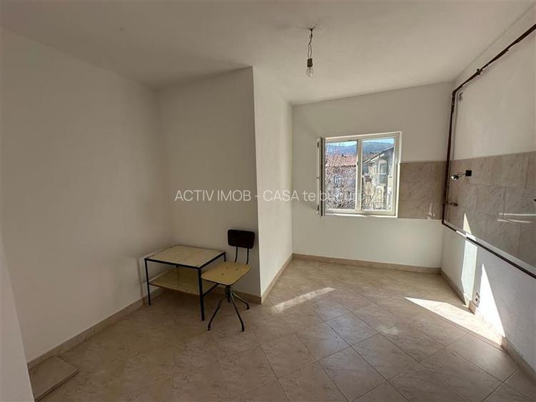 Resita, Apt. 3 Cam, Cf.1 Decom. Central - 5