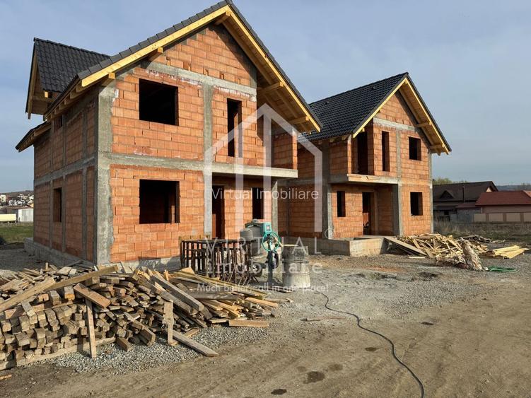 Casa cu 5 camere, 3 bai, terasa - 120 mp, teren 340 mp - Sura Mare - 2