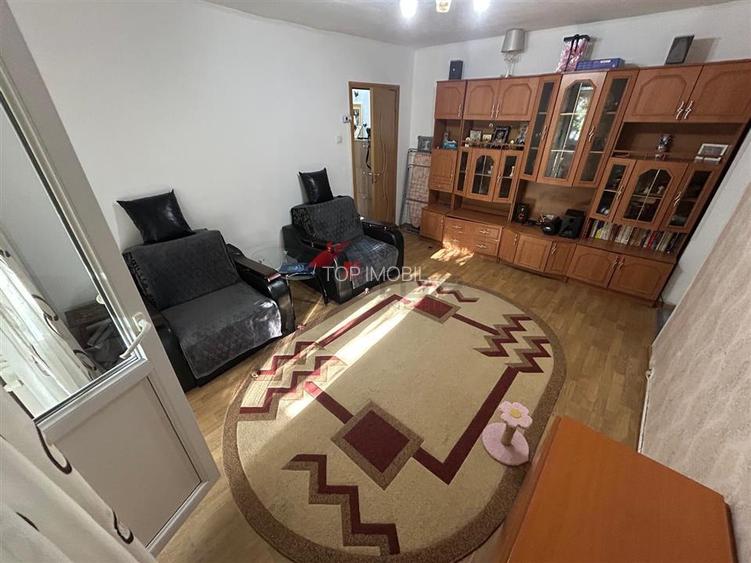 Etaj 2 - Mircea cel Batran, 3 camere mobilat cu geam la baie - 9