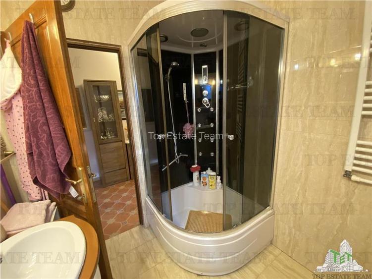 Vila spatioasa cu 3 apartamente in Fundeni Dobroiesti - 12